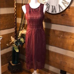 Skies Are Blue Sleeveless Midi Cutout Maroon Dress